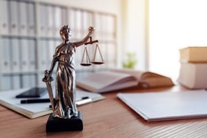 Das Landgericht München entschied, dass ChatGPT durch die Liedtexte eine Urheberrechtsverletzung beging.