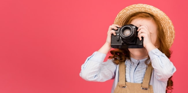 Durch das Recht am eigenen Bild können Kinder über die Veröffentlichung ihrer Fotos mitentscheiden.