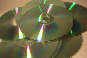 Laut Daten des BVMI hat Audio-Streaming den CD-Kauf erstmals überholt