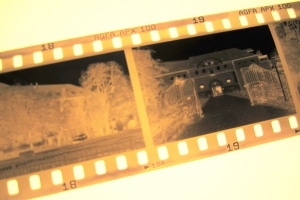 Unter dem Schutz vom Urheberrecht für Bilder stehen sowohl analoge als auch digitale Fotografien.