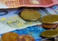 Auch wenn der Künstler davon profitieren würde, ist es nicht möglich, das Urheberrecht zu verkaufen.